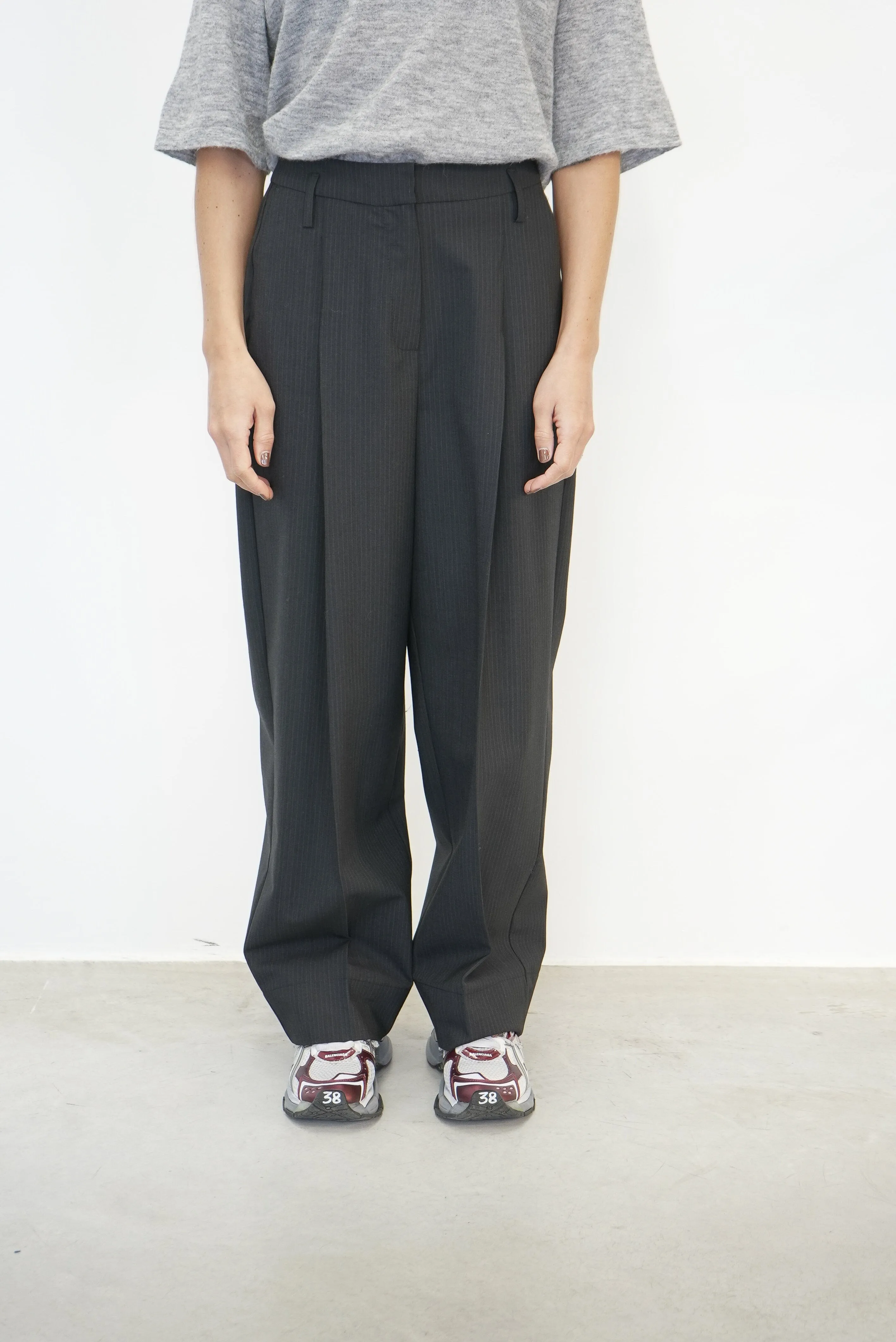 CARLA PANTS IN DARK GREY