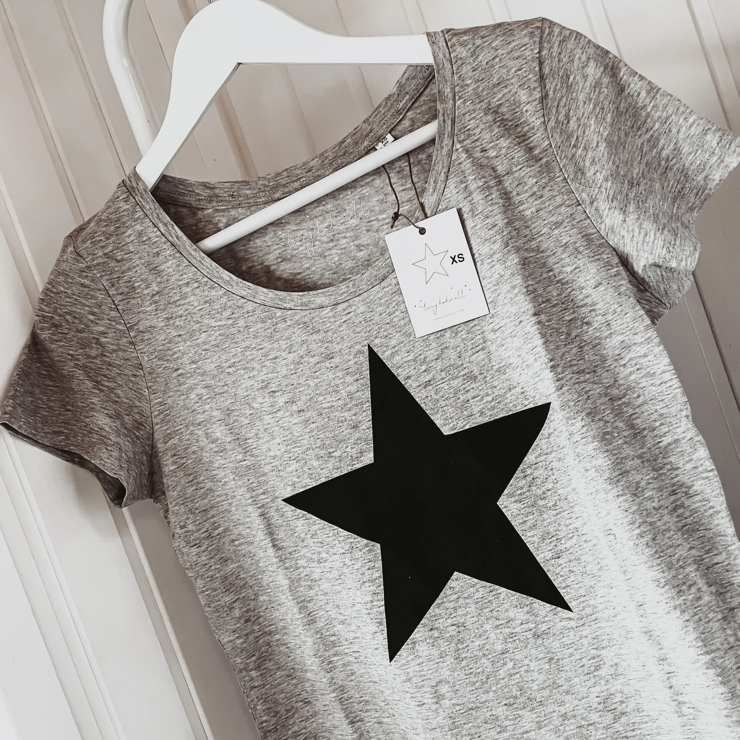 Grey star tee *fitted style*